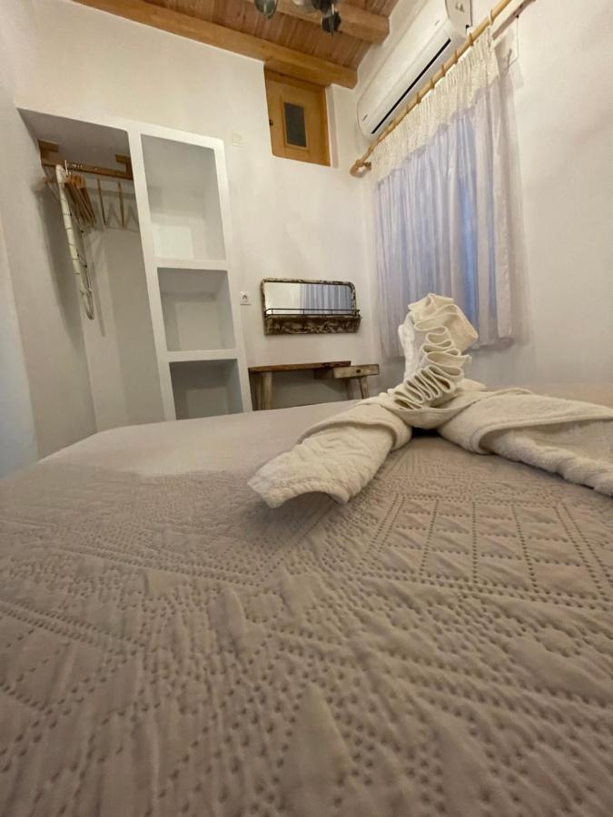 Burgos Barrio Hotel Naxos City Bagian luar foto