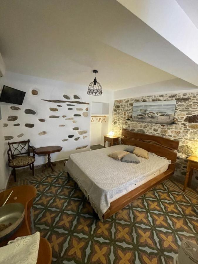 Burgos Barrio Hotel Naxos City Bagian luar foto
