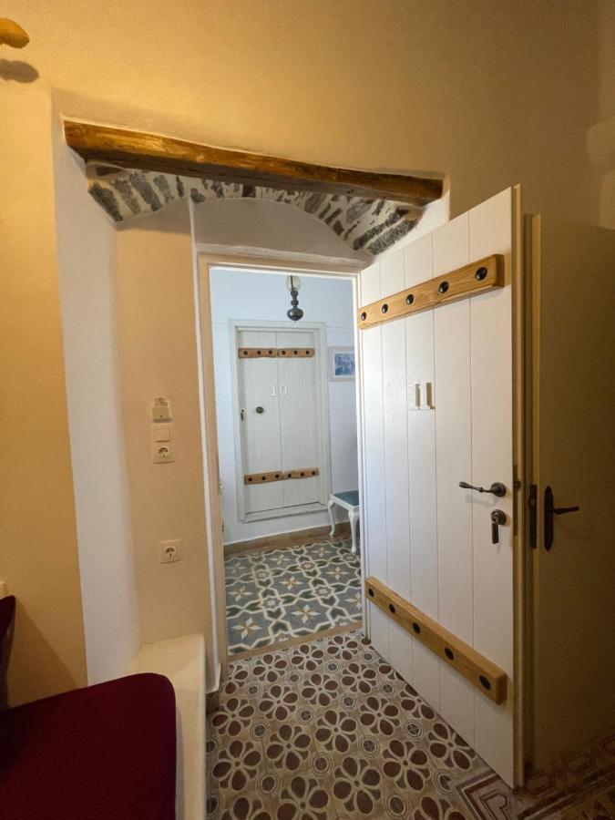 Burgos Barrio Hotel Naxos City Bagian luar foto