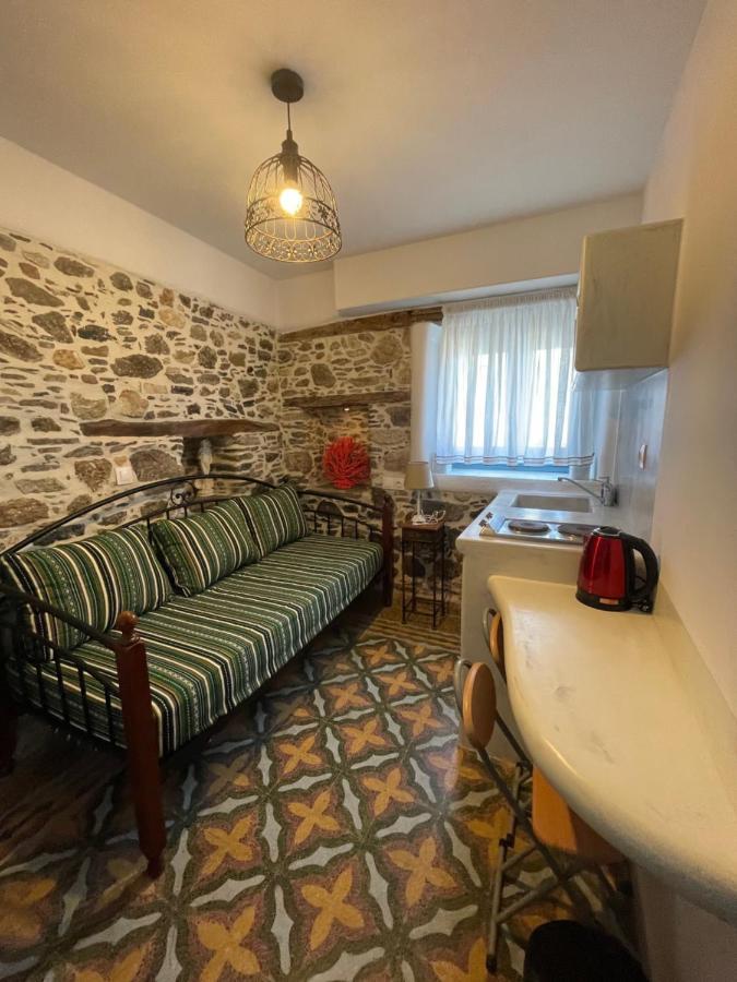Burgos Barrio Hotel Naxos City Bagian luar foto