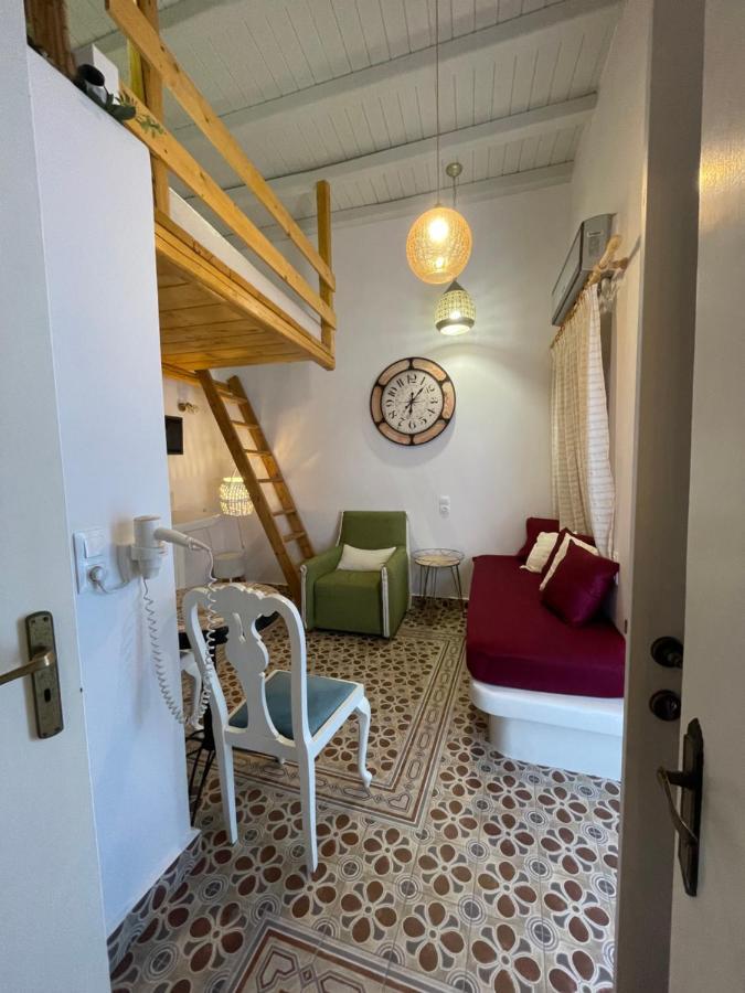 Burgos Barrio Hotel Naxos City Bagian luar foto