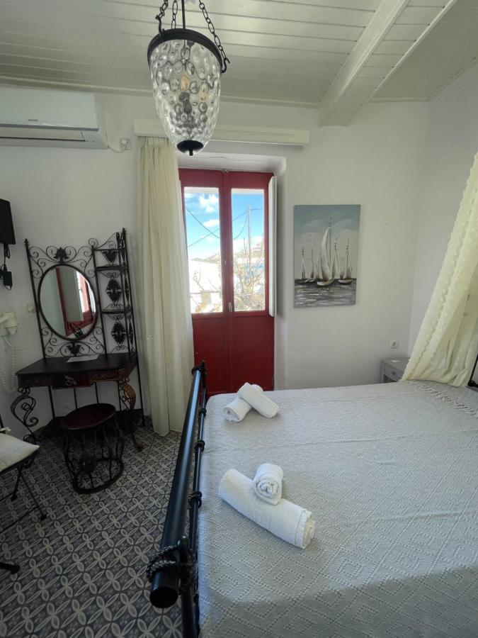 Burgos Barrio Hotel Naxos City Bagian luar foto