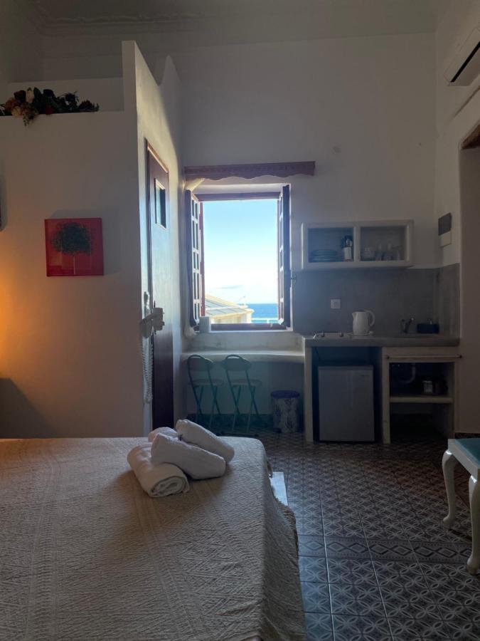 Burgos Barrio Hotel Naxos City Bagian luar foto