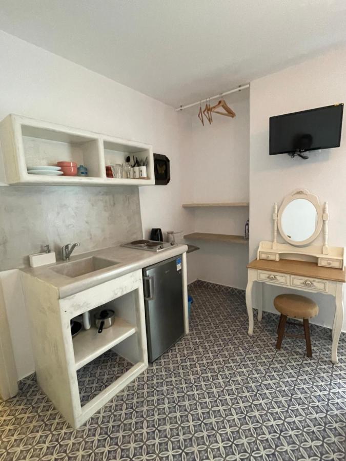 Burgos Barrio Hotel Naxos City Bagian luar foto