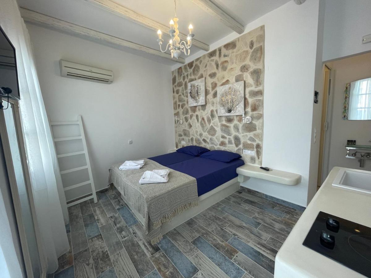 Burgos Barrio Hotel Naxos City Bagian luar foto