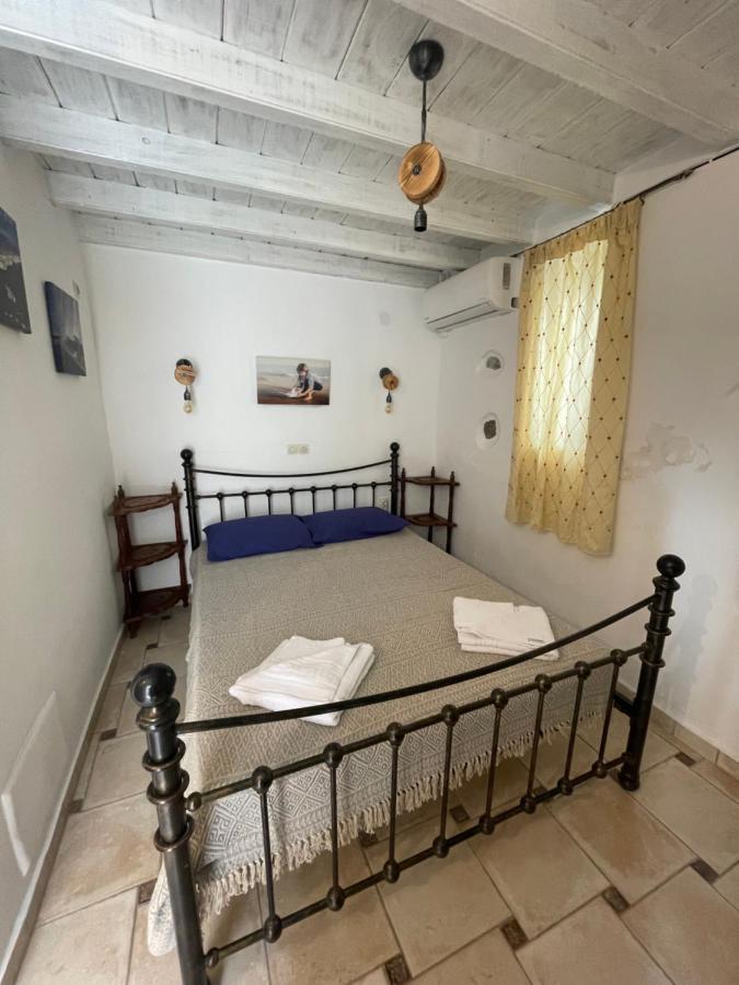 Burgos Barrio Hotel Naxos City Bagian luar foto