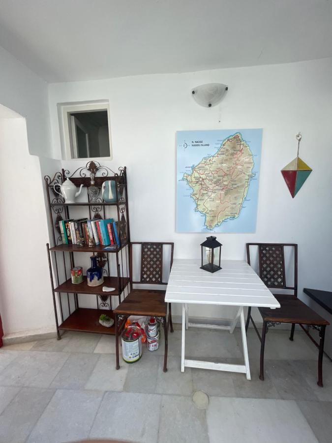 Burgos Barrio Hotel Naxos City Bagian luar foto