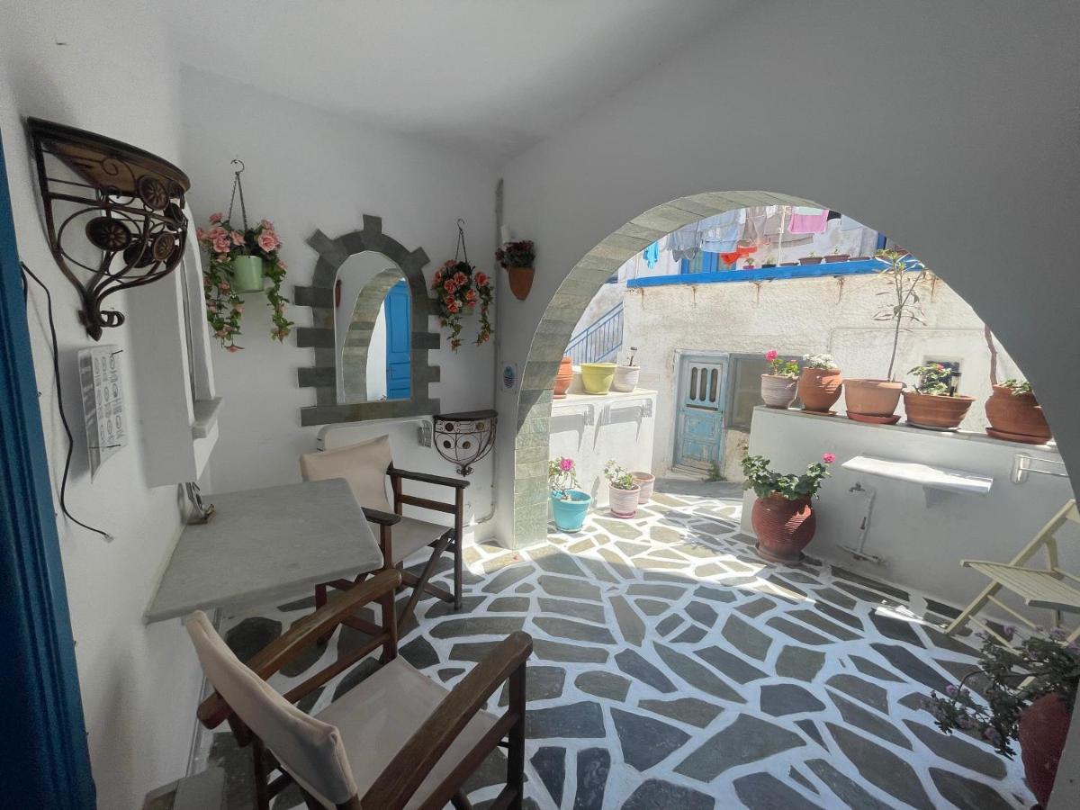 Burgos Barrio Hotel Naxos City Bagian luar foto