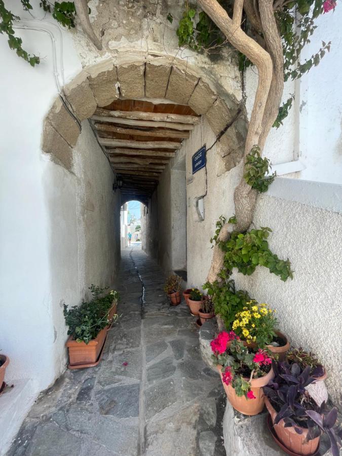 Burgos Barrio Hotel Naxos City Bagian luar foto