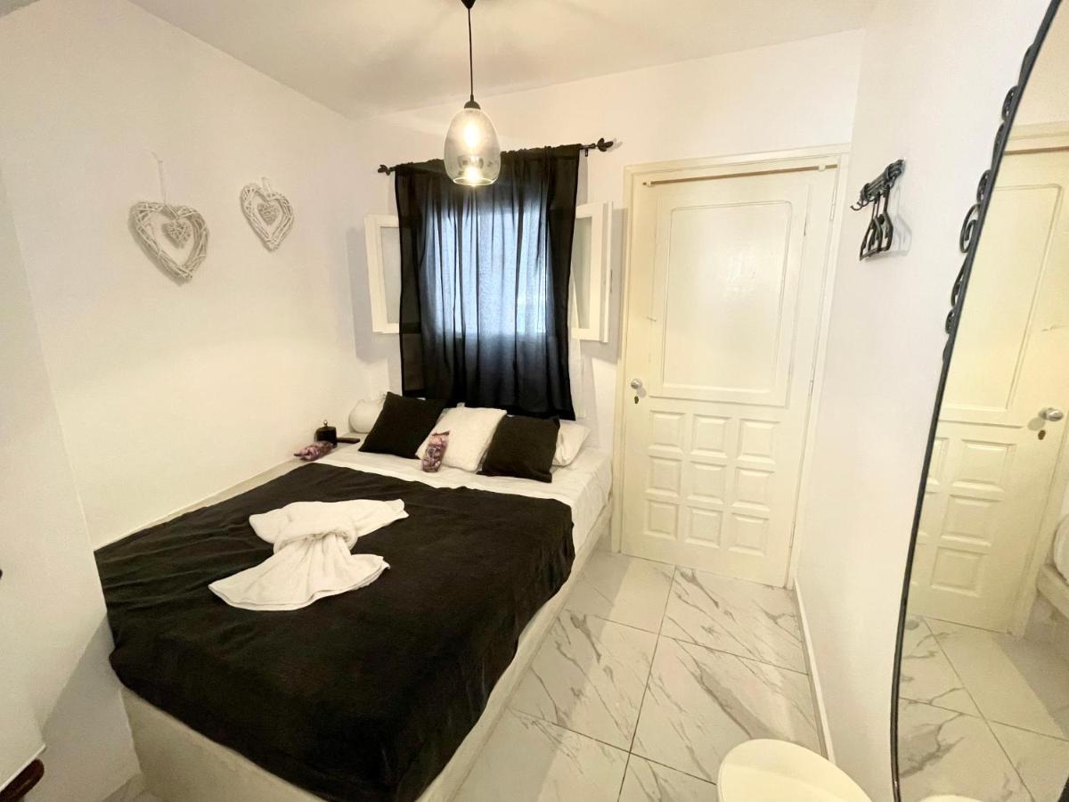 Burgos Barrio Hotel Naxos City Bagian luar foto